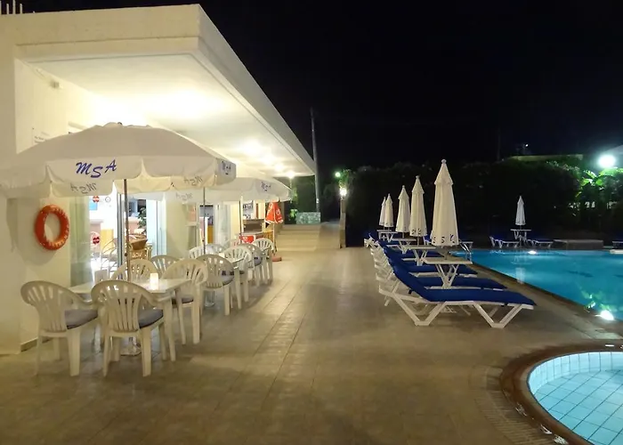 Michalis Studios & Apartments